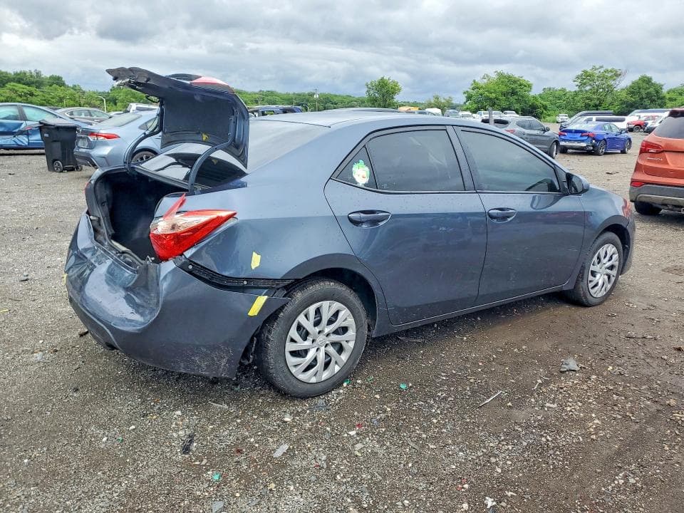 2018 TOYOTA COROLLA LE 3