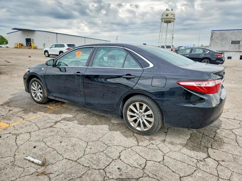 2017 TOYOTA CAMRY XLE 2