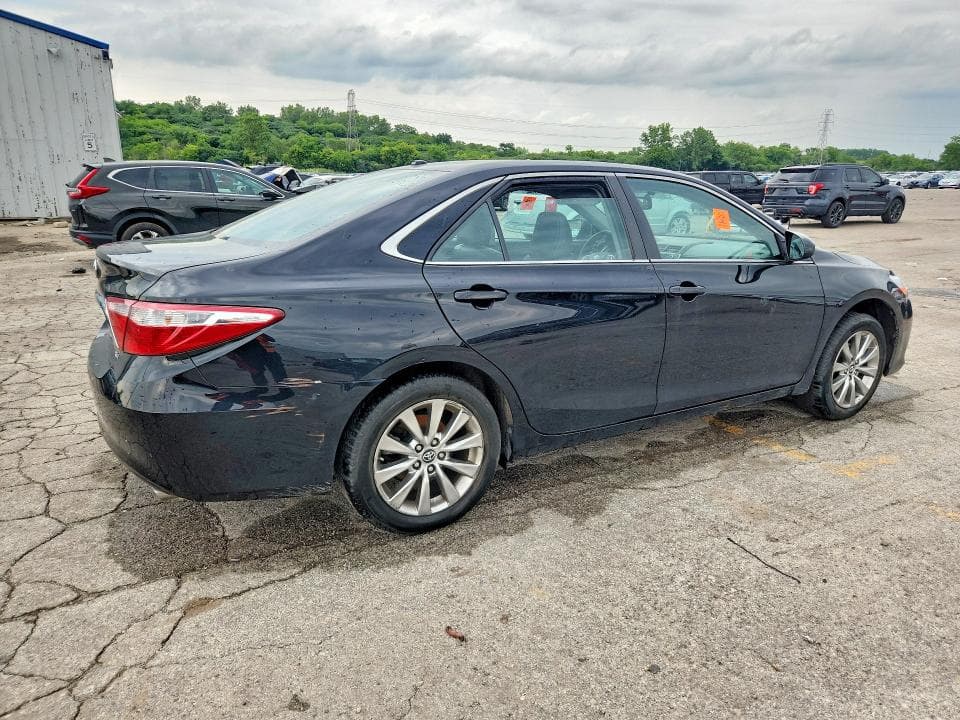 2017 TOYOTA CAMRY XLE 3