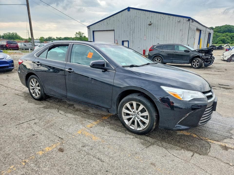 2017 TOYOTA CAMRY XLE 4