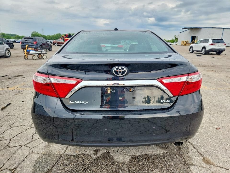 2017 TOYOTA CAMRY XLE 6