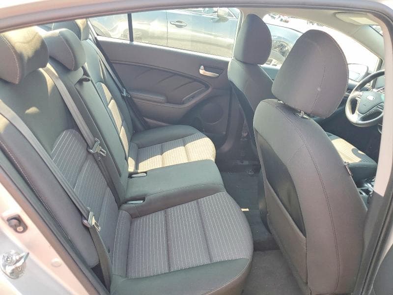 2017 KIA FORTE LX 10