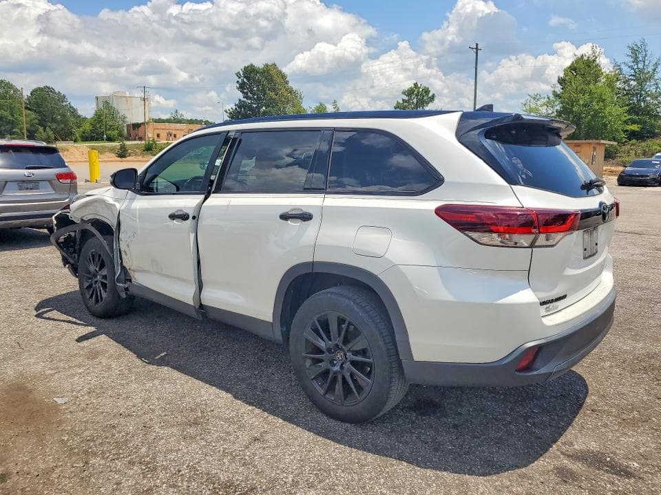 2019 TOYOTA HIGHLANDER SE 2