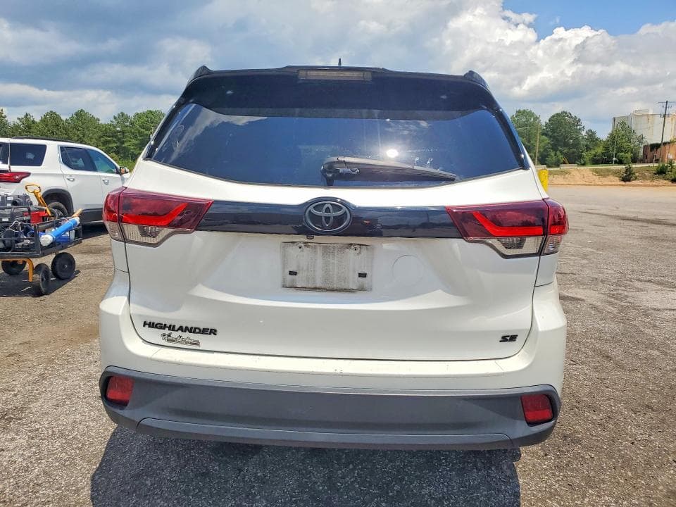 2019 TOYOTA HIGHLANDER SE 6