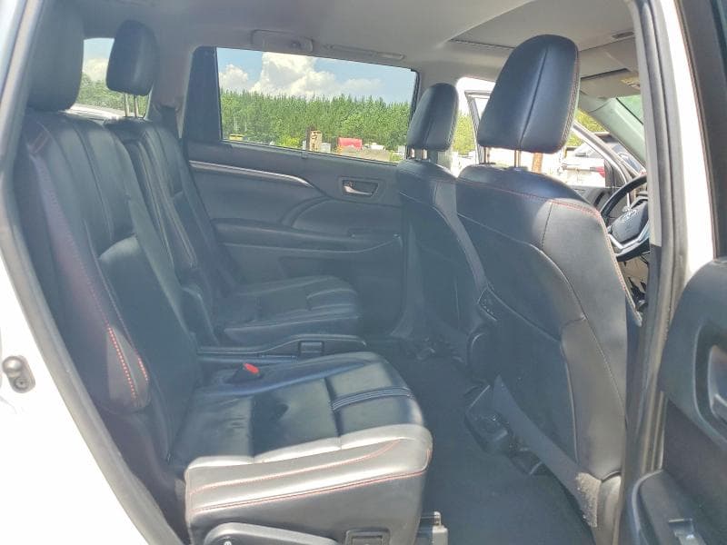 2019 TOYOTA HIGHLANDER SE 10