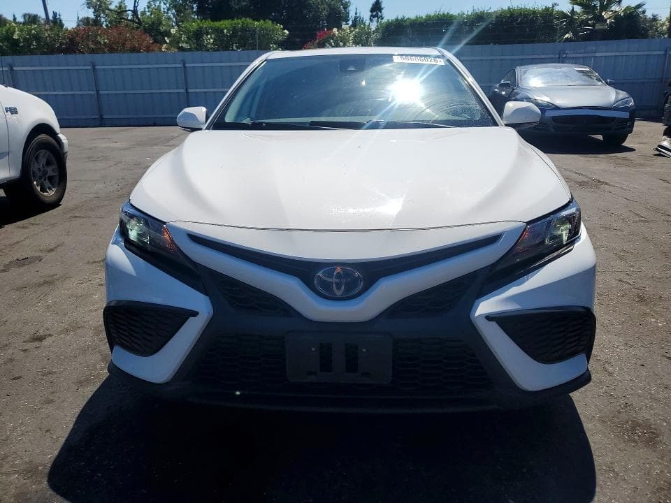 2021 TOYOTA CAMRY SE 5
