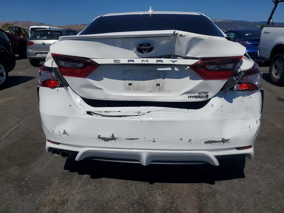 2021 TOYOTA CAMRY SE 6