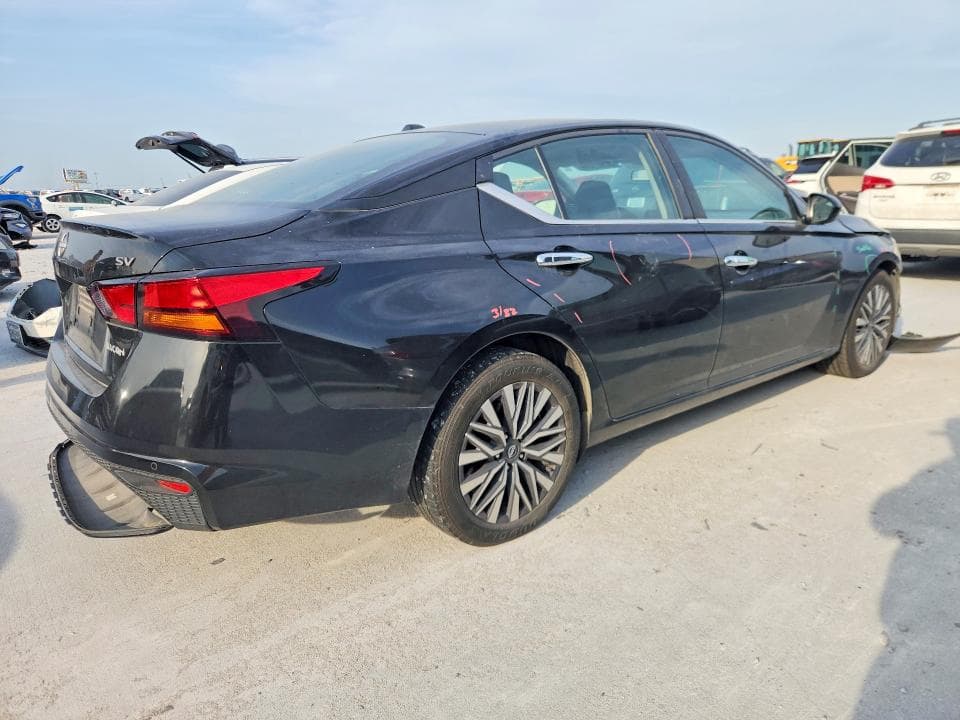 2023 NISSAN ALTIMA SV 3