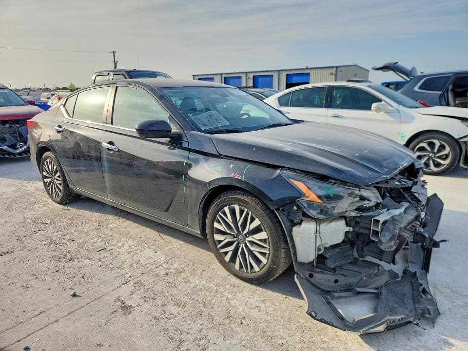 2023 NISSAN ALTIMA SV 4