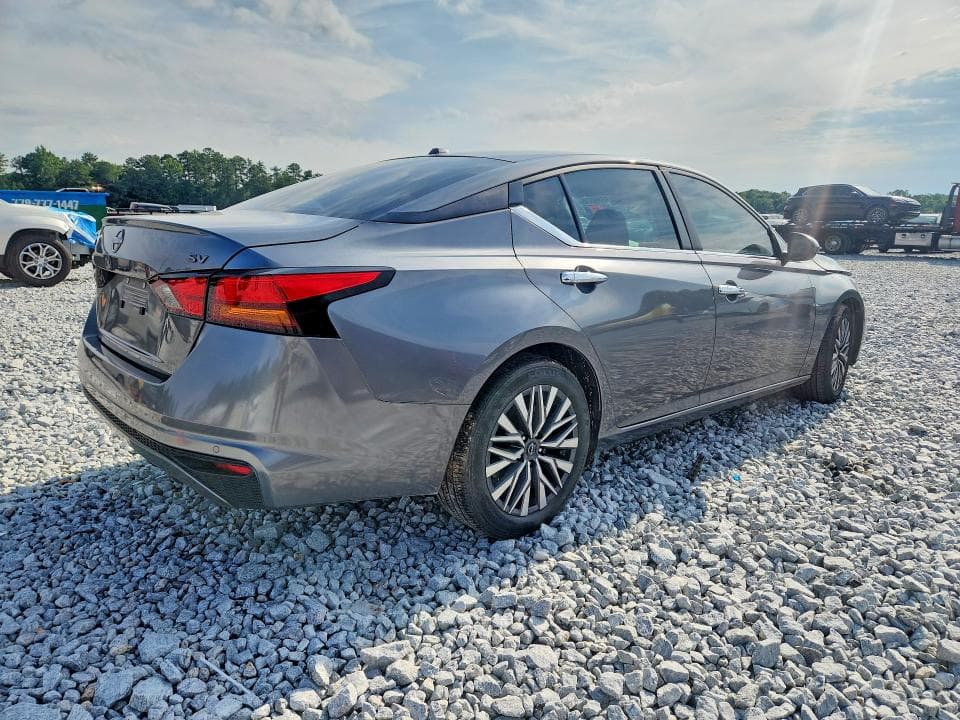 2023 NISSAN ALTIMA SV 3