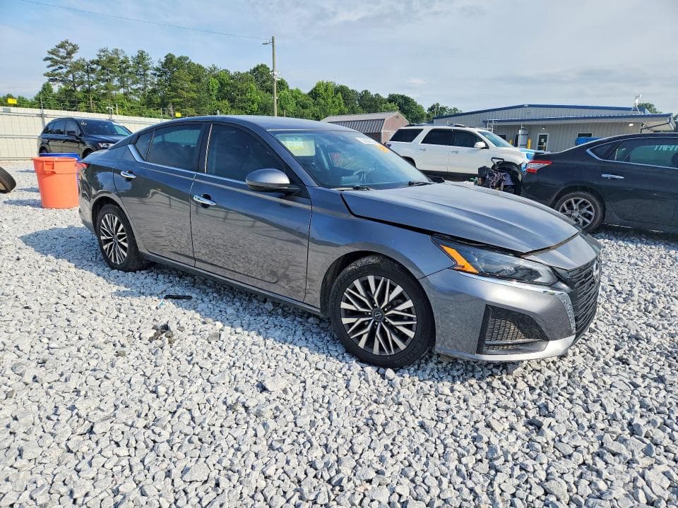 2023 NISSAN ALTIMA SV 4