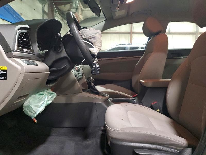 2017 HYUNDAI ELANTRA SE 7