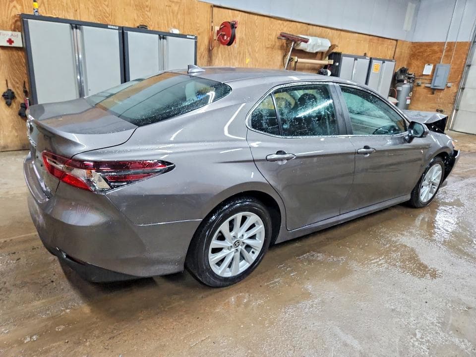 2022 TOYOTA CAMRY LE LE 3