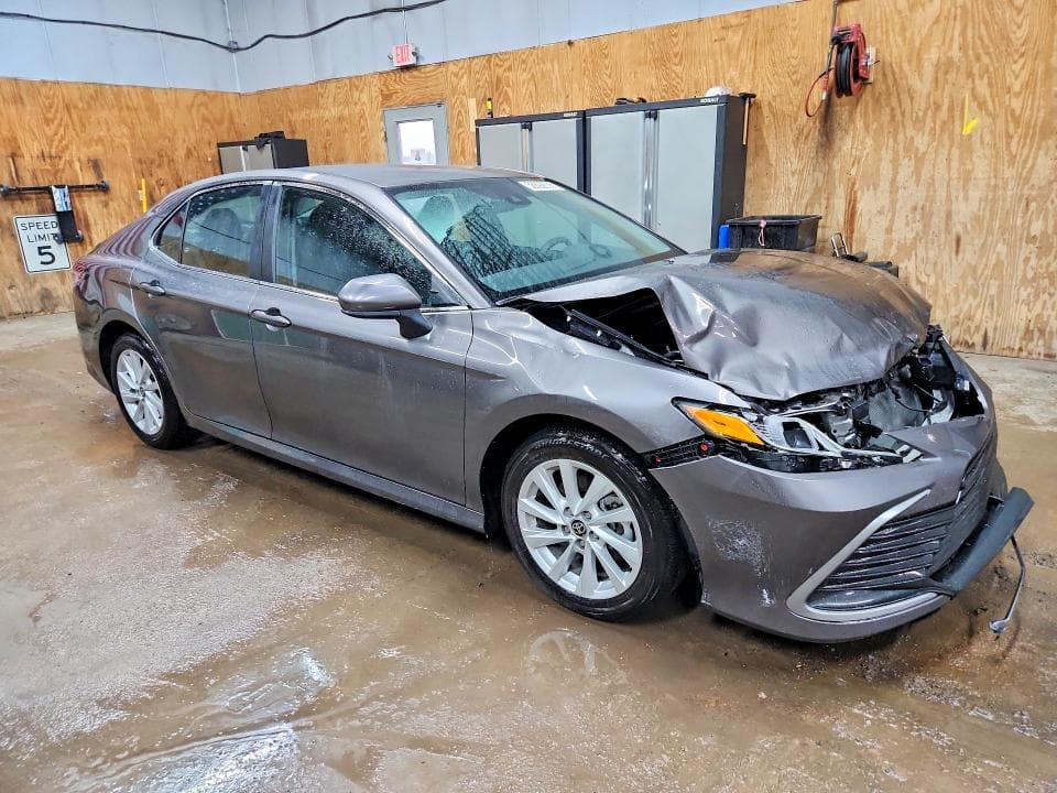2022 TOYOTA CAMRY LE LE 4