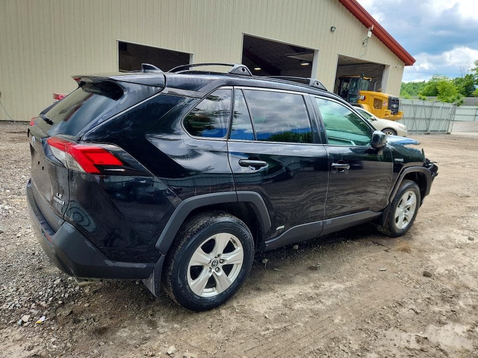 2019 TOYOTA RAV4 LE 3