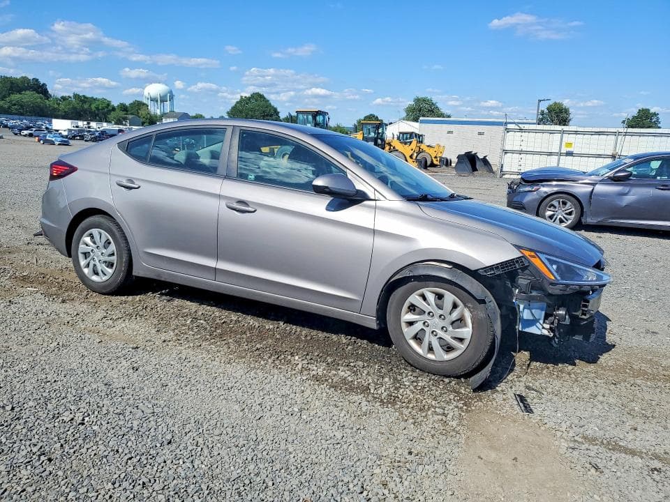 2020 HYUNDAI ELANTRA SE 4