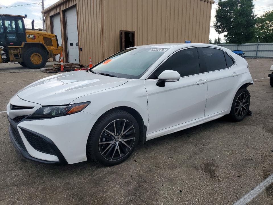 2022 TOYOTA CAMRY SE 1