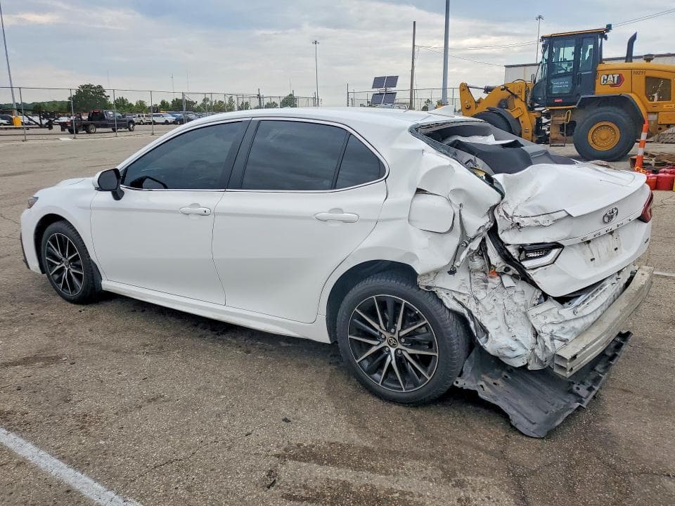 2022 TOYOTA CAMRY SE 2