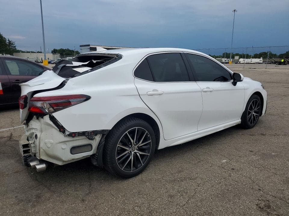 2022 TOYOTA CAMRY SE 3
