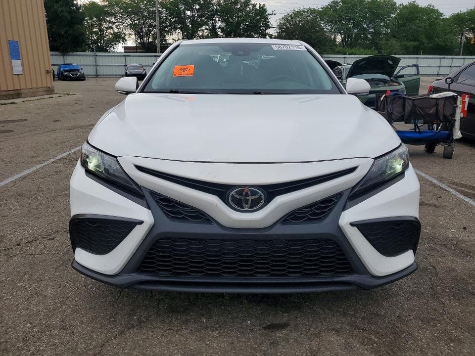 2022 TOYOTA CAMRY SE 5