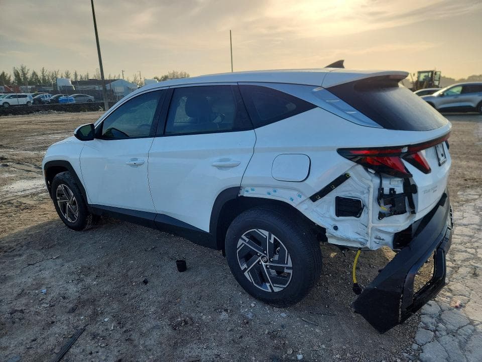 2026 HYUNDAI TUCSON BLUE SE 2