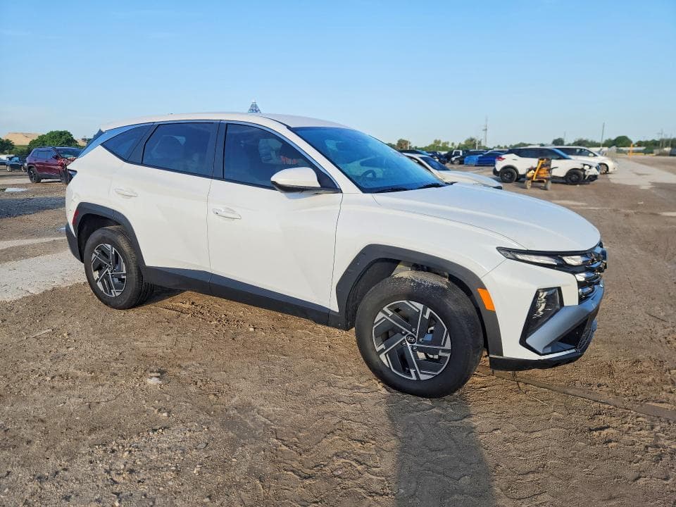 2026 HYUNDAI TUCSON BLUE SE 4