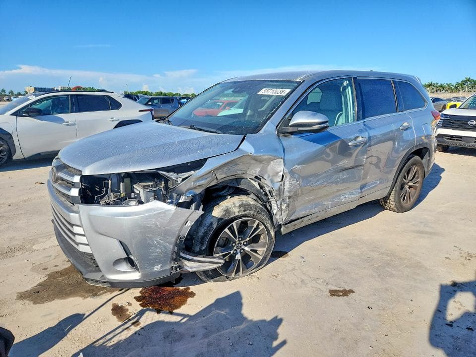 2017 TOYOTA HIGHLANDER LE PLUS - 1