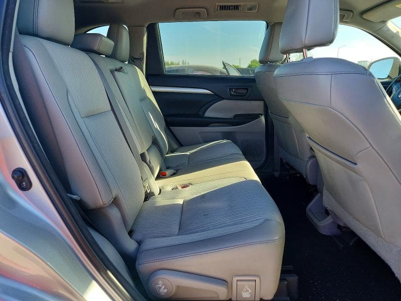 2017 TOYOTA HIGHLANDER LE PLUS 11