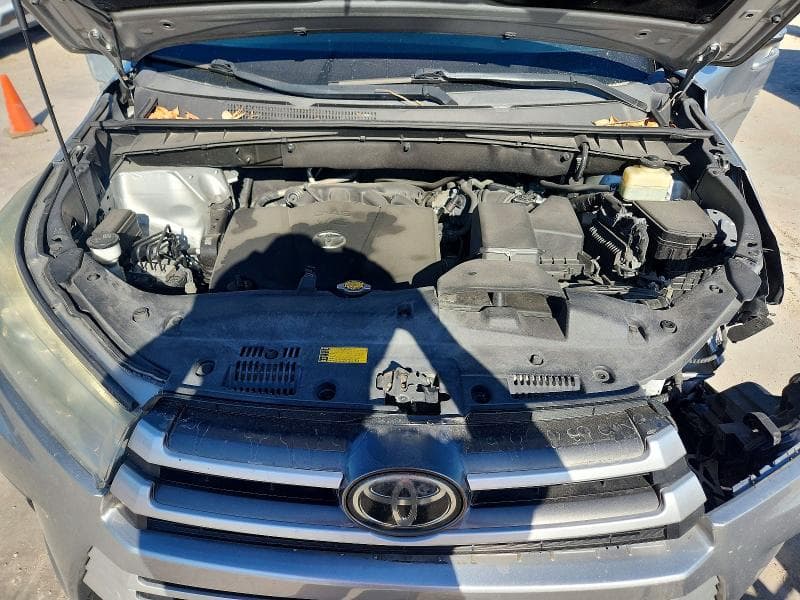 2017 TOYOTA HIGHLANDER LE PLUS 12