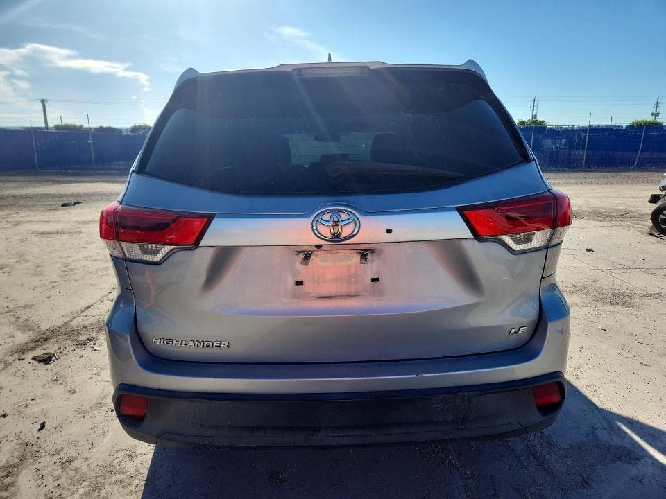 2017 TOYOTA HIGHLANDER LE PLUS 6