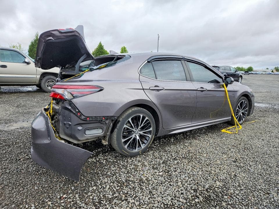 2022 TOYOTA CAMRY SE 3