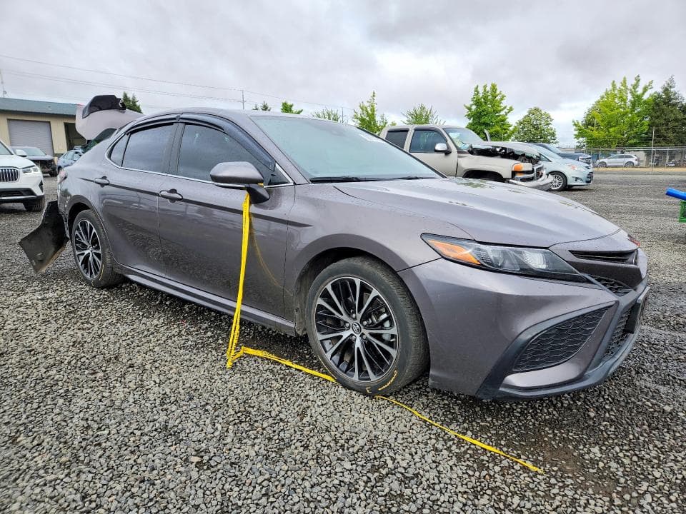 2022 TOYOTA CAMRY SE 4