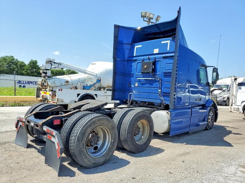 2020 VOLVO VNR SEMI TRUCK 4