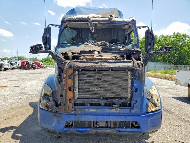 2020 VOLVO VNR SEMI TRUCK 9