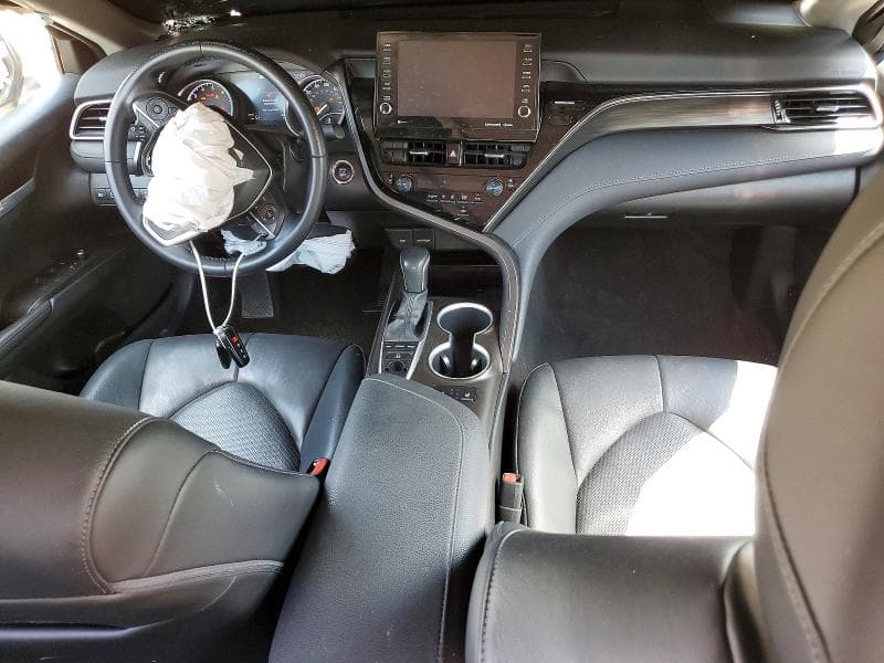 2021 TOYOTA CAMRY XLE XLE 8