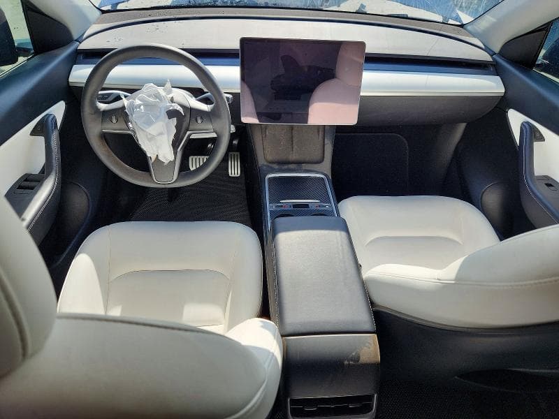 2022 TESLA MODEL Y 8