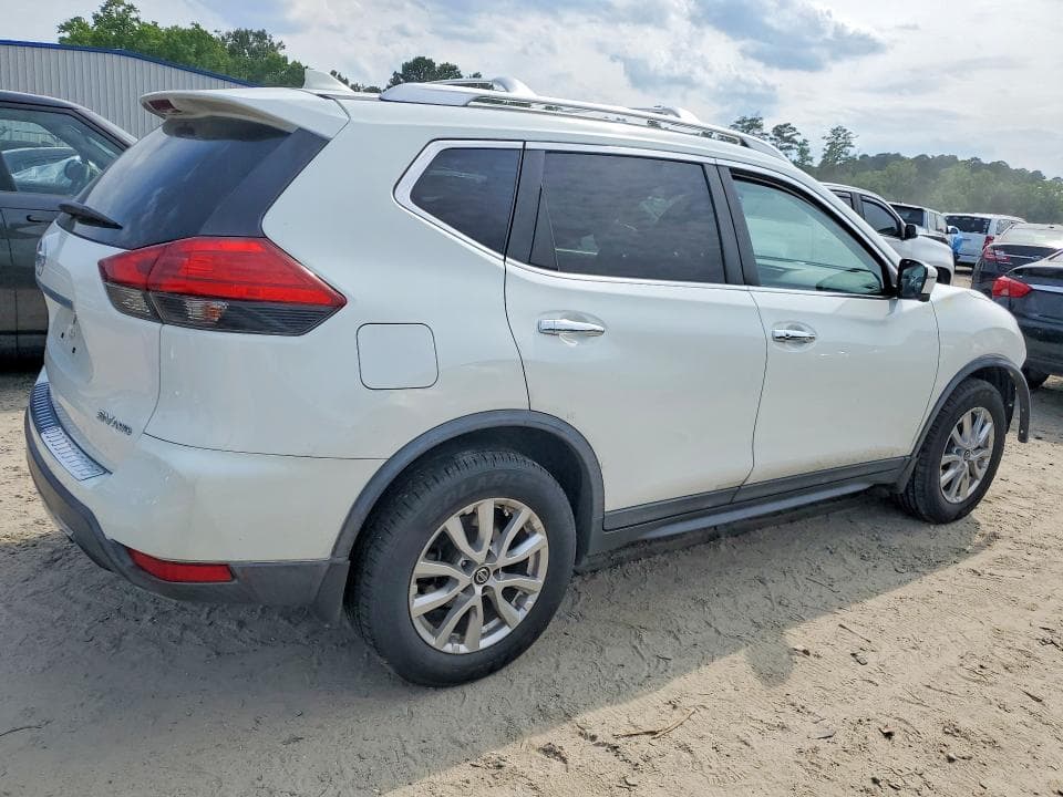 2017 NISSAN ROGUE SV 3