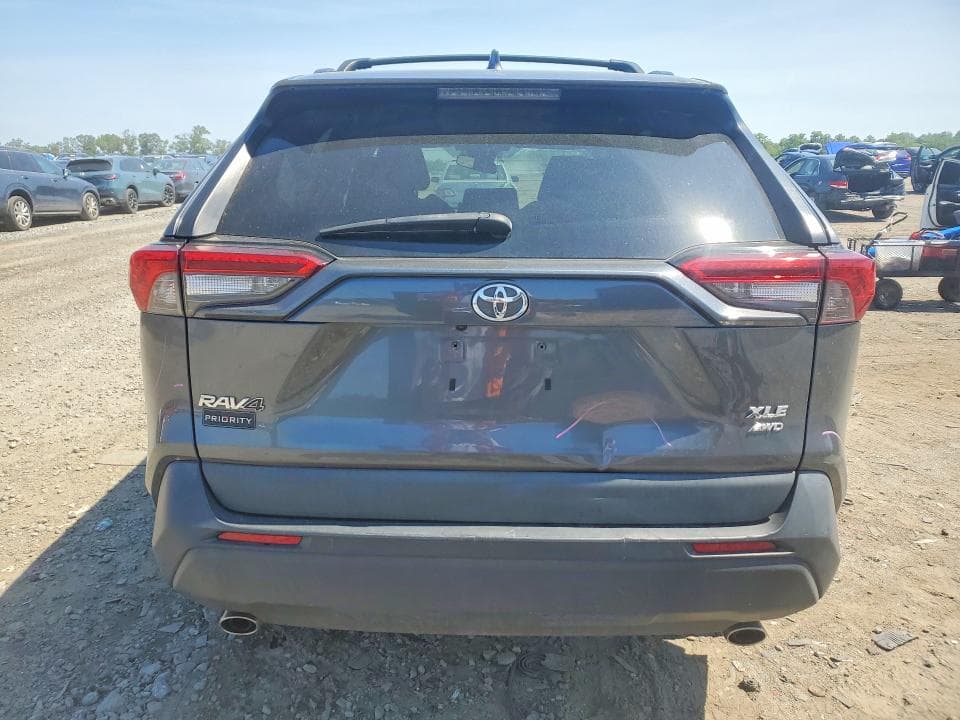 2021 TOYOTA RAV4 XLE 6