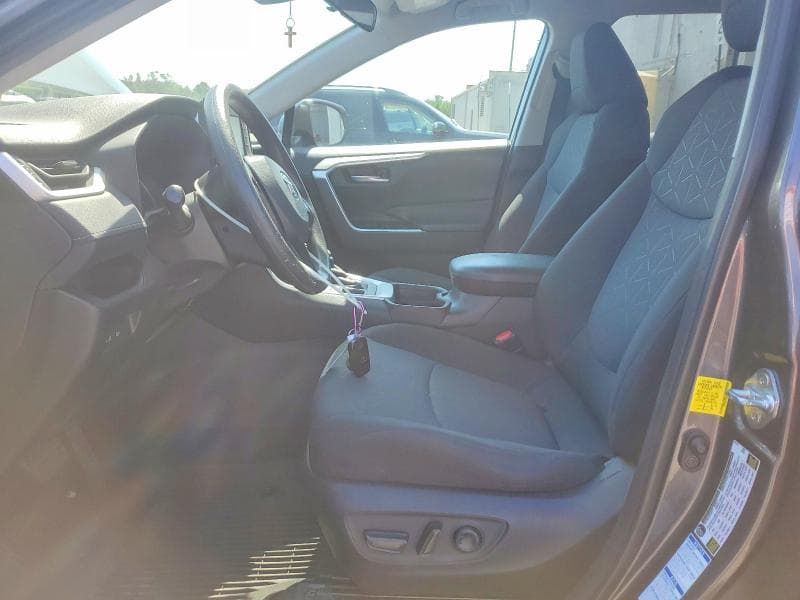 2021 TOYOTA RAV4 XLE 7