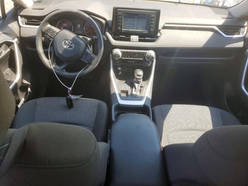 2021 TOYOTA RAV4 XLE 8