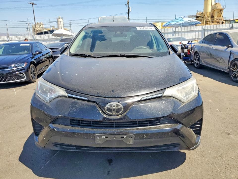 2018 TOYOTA RAV4 LE 5