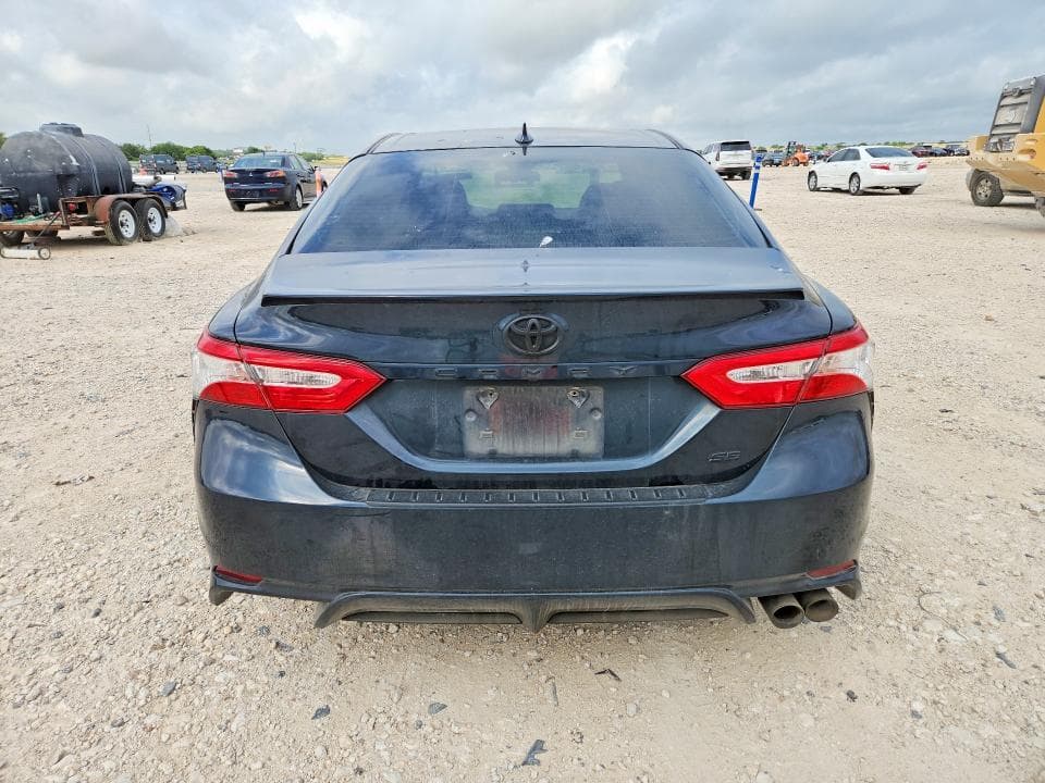 2020 TOYOTA CAMRY SE 6