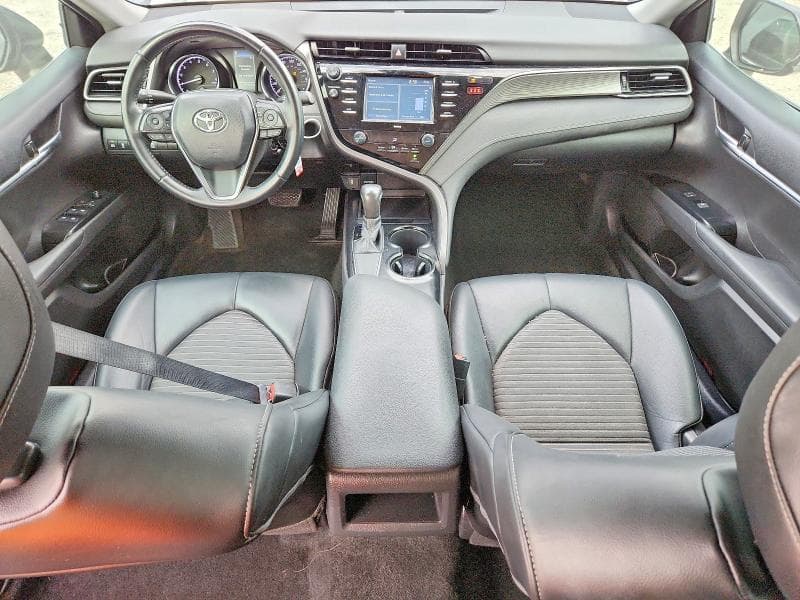 2020 TOYOTA CAMRY SE 8