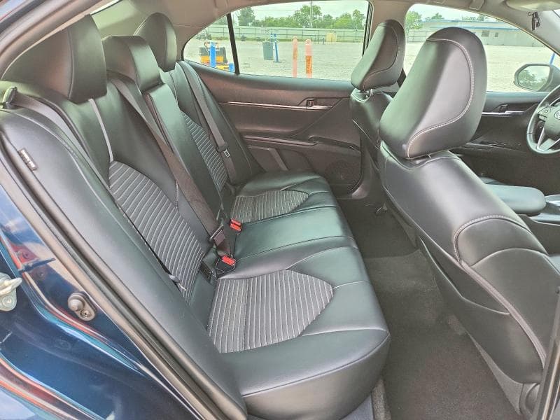 2020 TOYOTA CAMRY SE 10