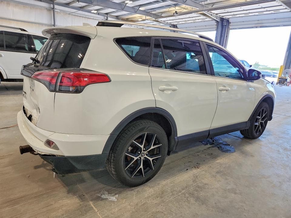 2016 TOYOTA RAV4 SE SE 3