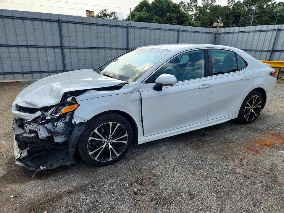 2019 TOYOTA CAMRY SE - 1
