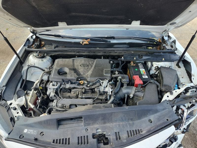 2019 TOYOTA CAMRY SE 11