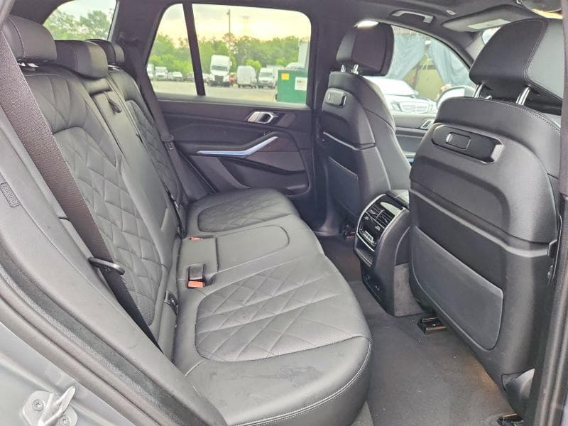 2025 BMW X5 XDRIVE50E 11