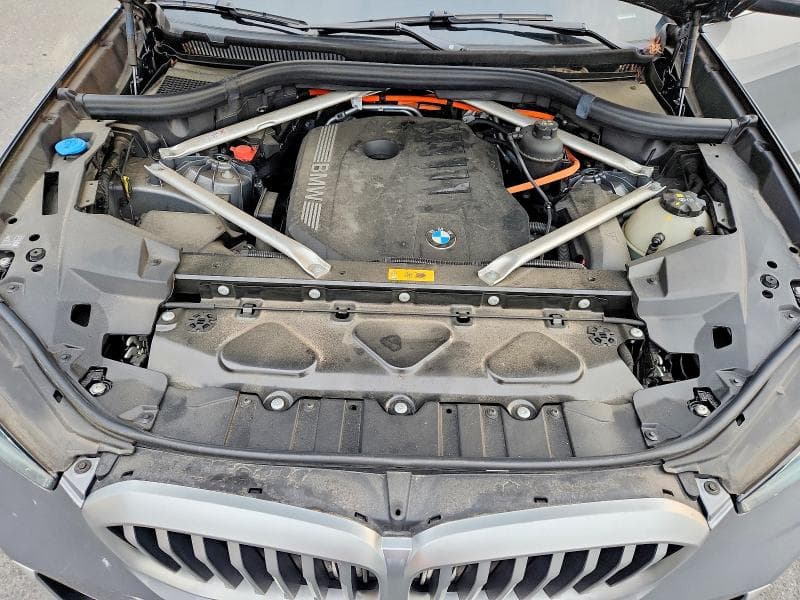 2025 BMW X5 XDRIVE50E 12