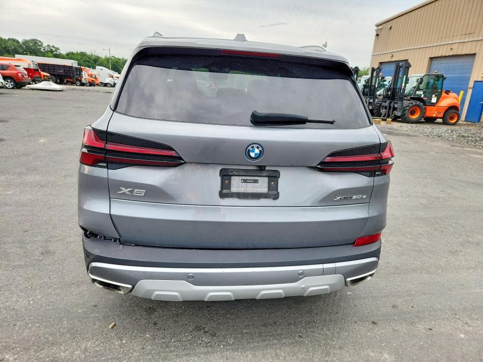 2025 BMW X5 XDRIVE50E 6